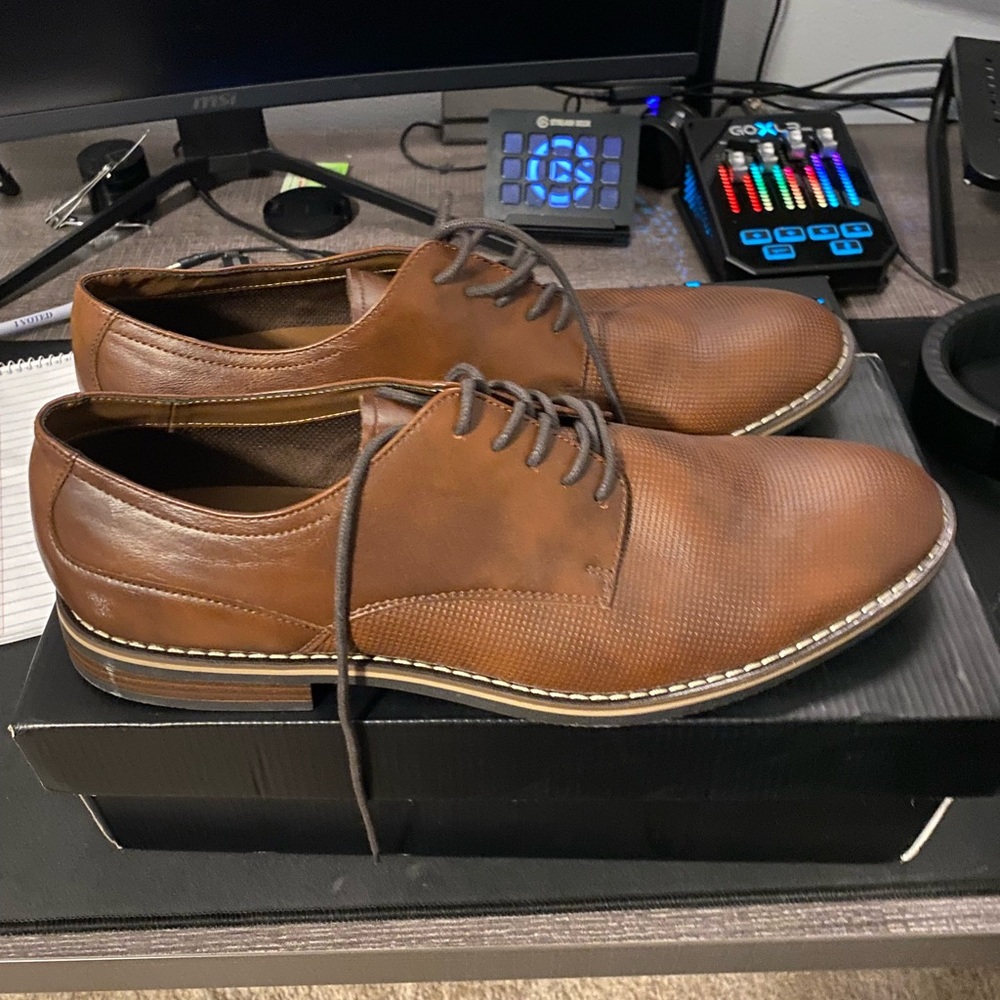 Mens dress shoes size 13